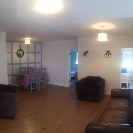 Spacious And Warm 2 Bedroom Apartment Sleeps Up To 5 アシー エクステリア 写真