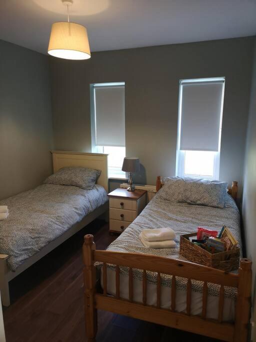 Spacious And Warm 2 Bedroom Apartment Sleeps Up To 5 アシー エクステリア 写真